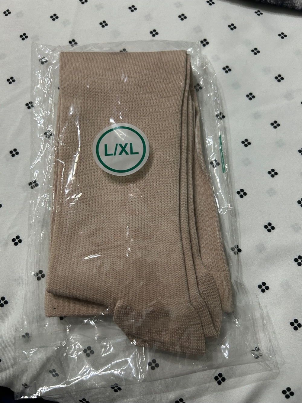 7 pair of Men's L/XL dress Compression Socks 🧦
